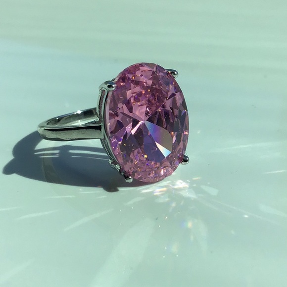 Jewelry - 💞Beautiful Pink Gemstone Ring In 925!💞